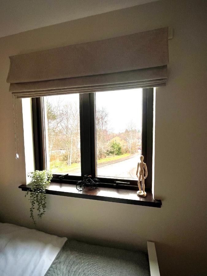 Comfortable, Modern Apartment With Parking. Inverness. Екстериор снимка