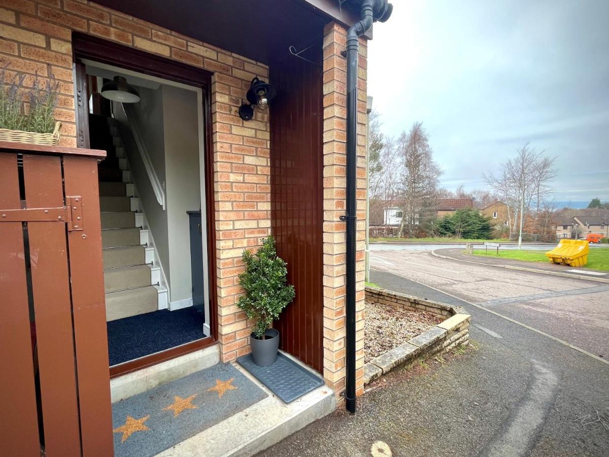 Comfortable, Modern Apartment With Parking. Inverness. Екстериор снимка