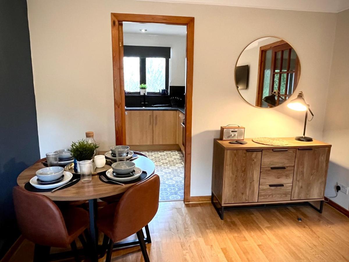Comfortable, Modern Apartment With Parking. Inverness. Екстериор снимка