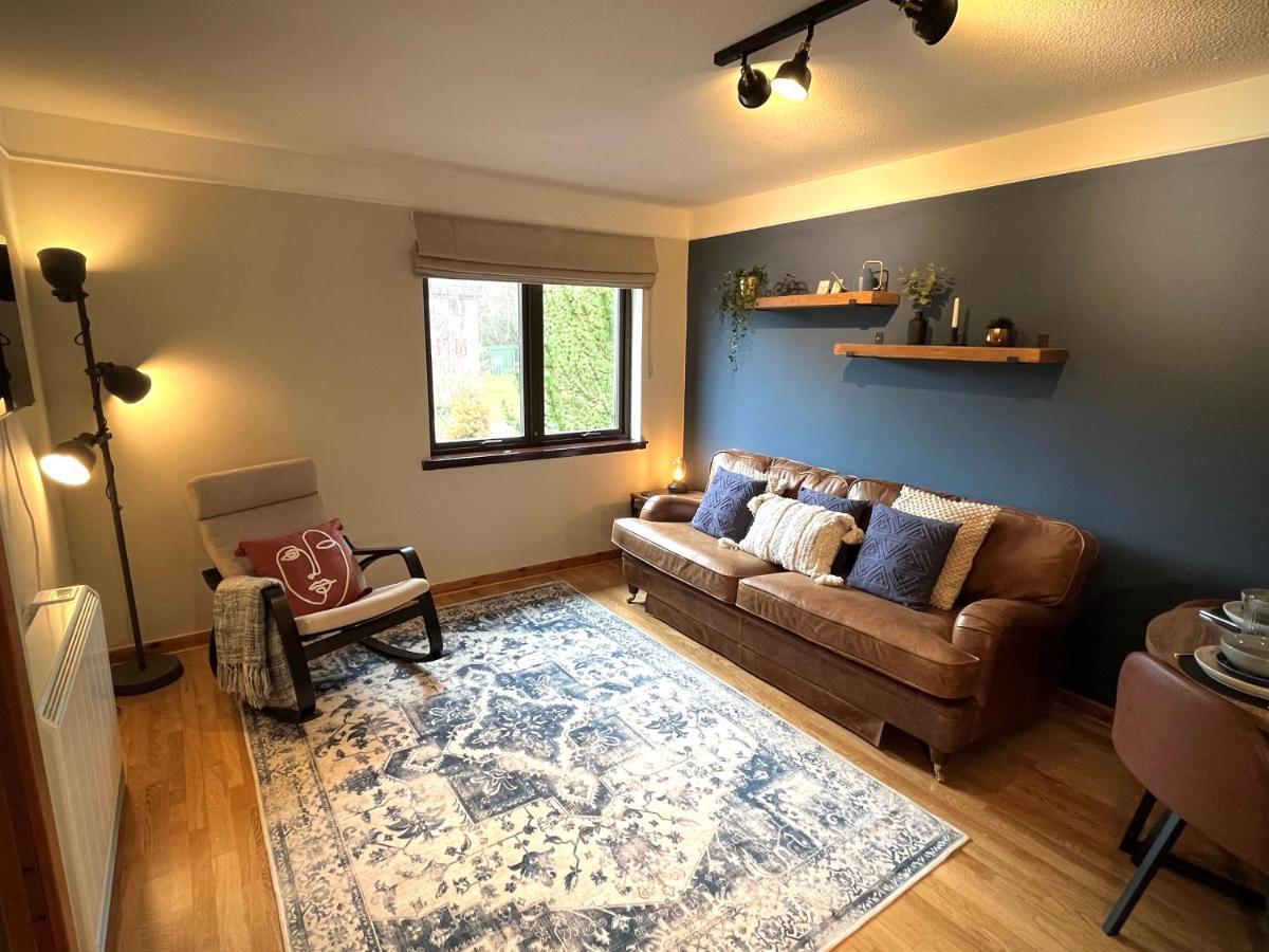Comfortable, Modern Apartment With Parking. Inverness. Екстериор снимка